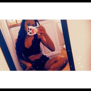 Meet your Posher, Janelle